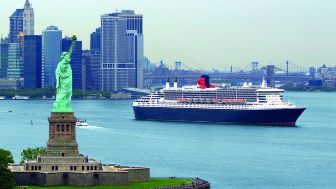 14-QM2 in New York 20182 (1).jpg