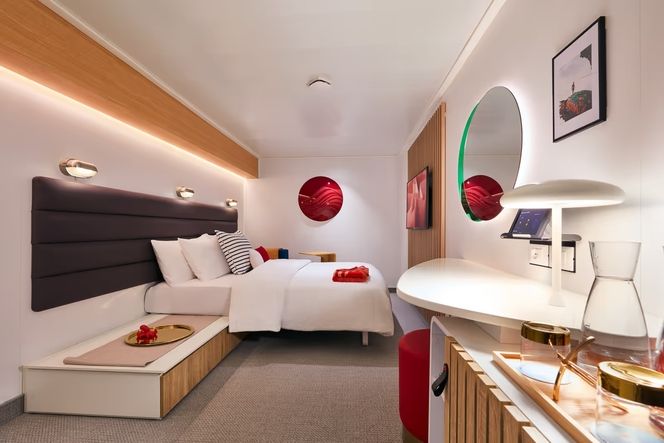 IMG-SCL-2021-CAB-the-insider-interior-bed-configuration-day-UNCROPPED (1).jpg