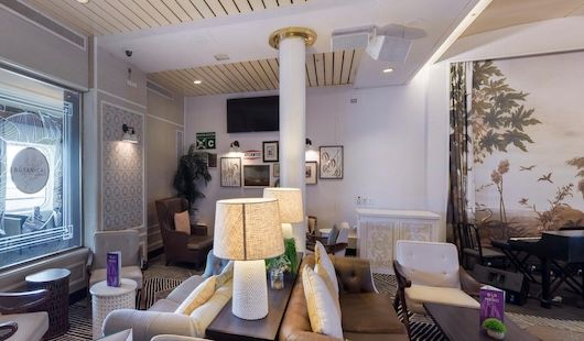 Botanical Lounge