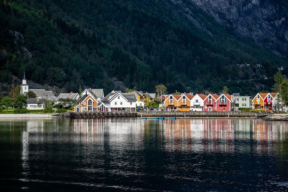 fjord-norvege-maisons.jpg