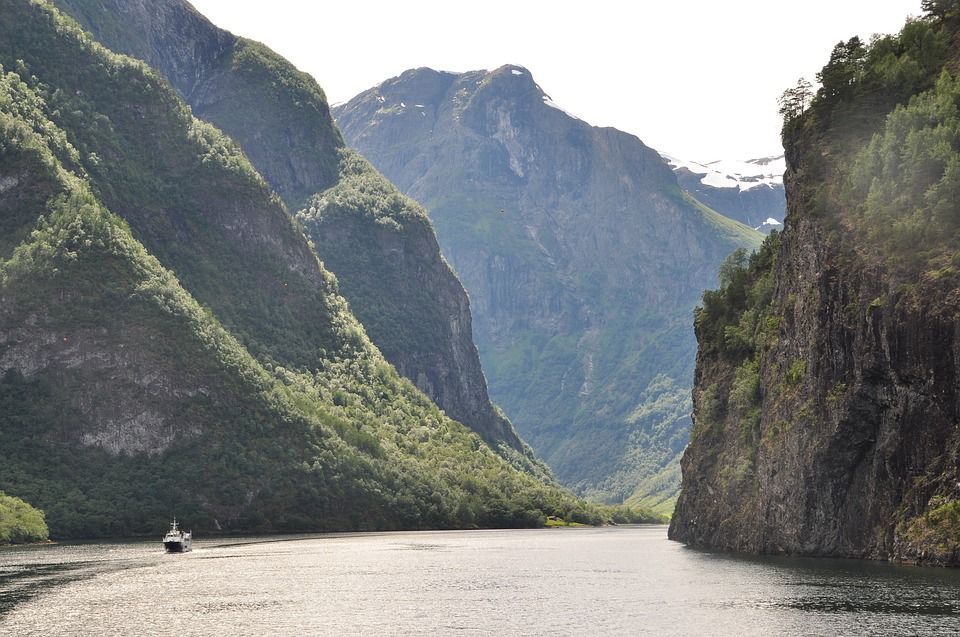 fjord-petit-bateau-croisiere.jpg