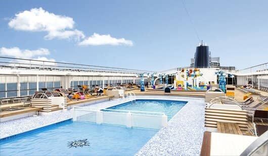 espace piscine du navire msc croisieres