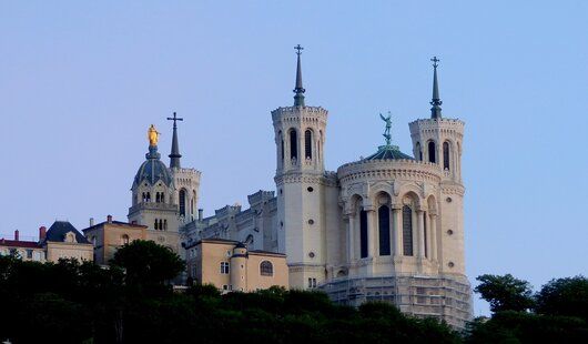 faites escale dans la belle ville de lyon lors de votre croisiere sur le rhone et la saone