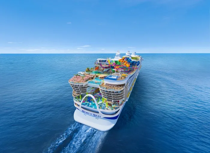 navire hero of the seas en mer