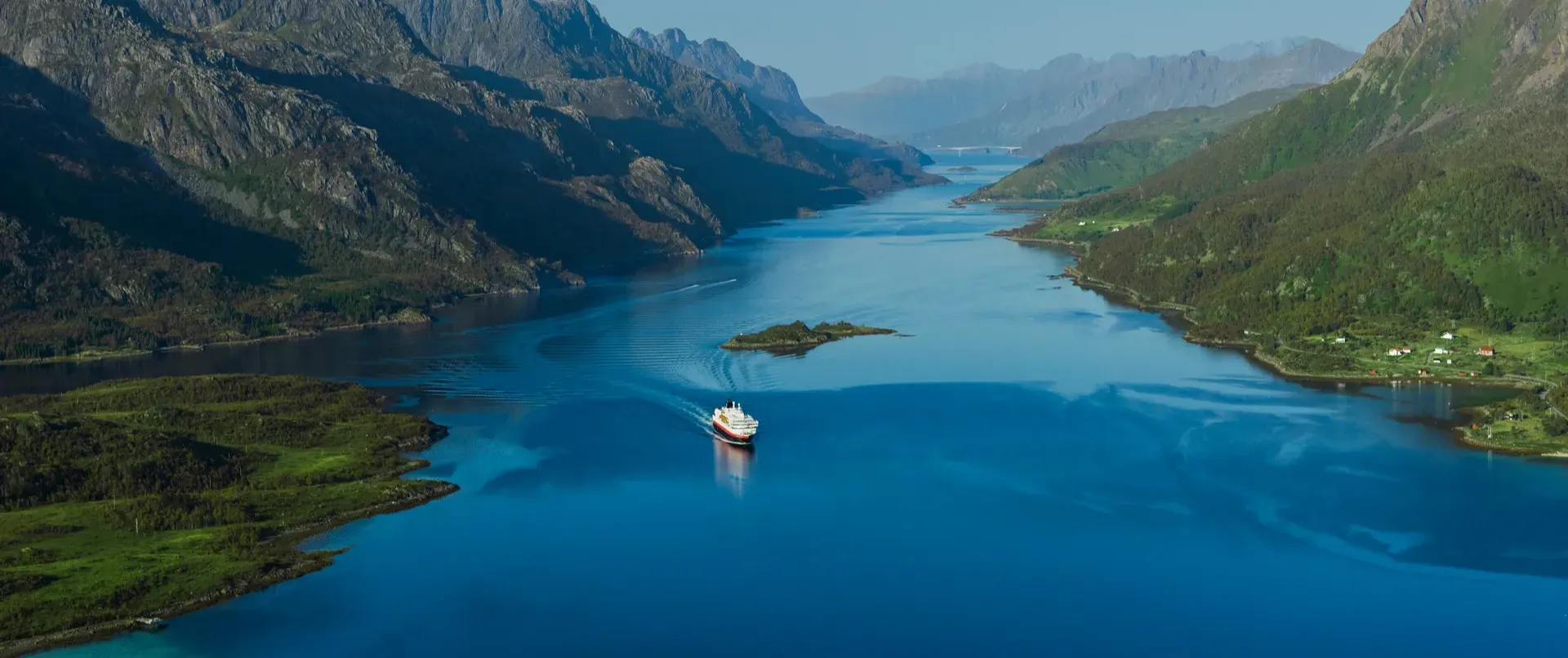 Hurtigruten : Jusqu'à 700€ de remise par cabine !